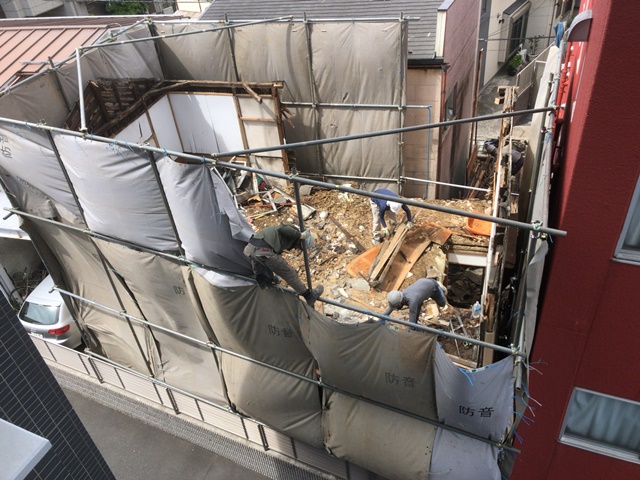 東京都品川区荏原の木造2階建て家屋解体工事前の様子です。